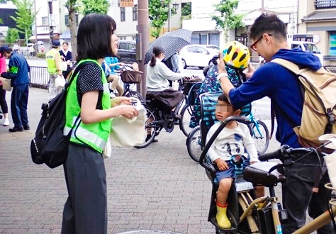 熊野交差点で自転車の安全利用を呼び掛け！