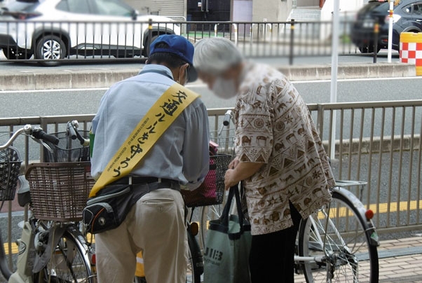 西友桂店で二輪車の交通事故防止を呼び掛け