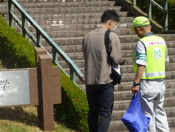 福知山公立大学で自転車用ヘルメットの着用を呼び掛け