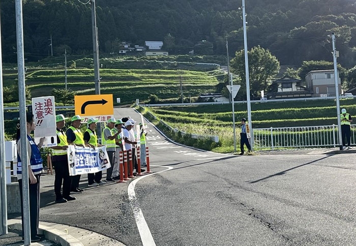 亀岡市内各所で街頭啓発活動