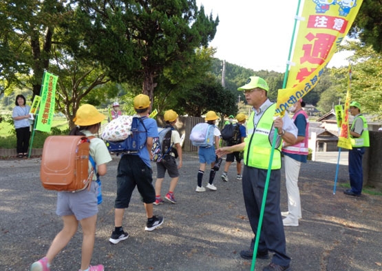 東八田小学校で見守り活動✨