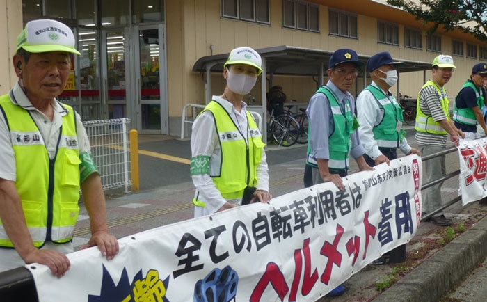 市内各所で交通安全啓発活動！