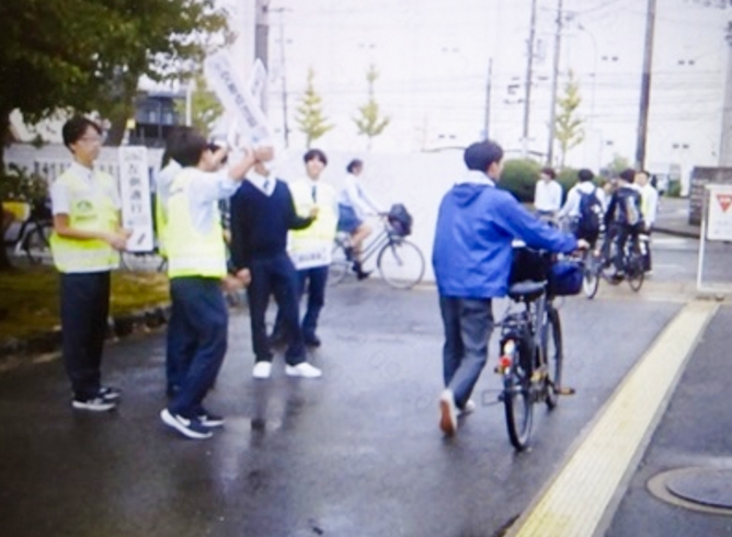 京都府立洛水高等学校で自転車の安全利用指導