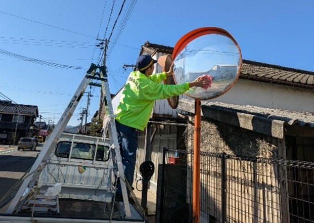 網野町内のカーブミラー清掃活動✨