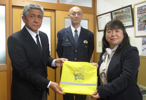 新入学児童へ交通安全手さげバックを贈呈✨