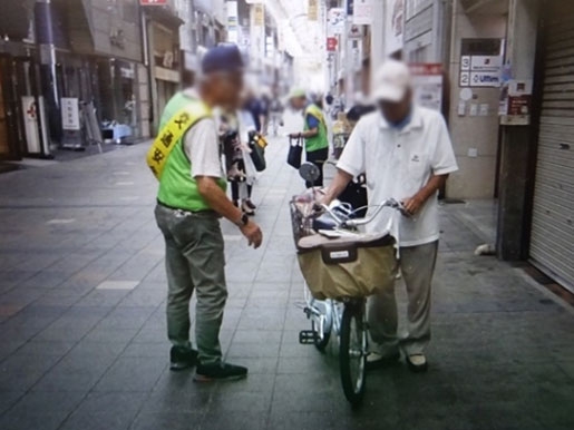 大手筋商店街で高齢者の交通事故防止！