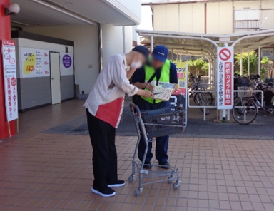 バザールタウンアスパ館で事故防止を呼び掛け