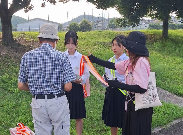園部中の皆さんと！園部公園で反射材着用促進✨