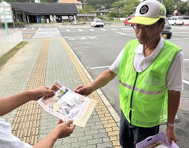 道の駅丹波マーケスで交通事故防止を呼び掛け！