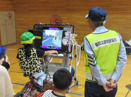 亀岡市立亀岡小学校で交通安全フェスティバル！