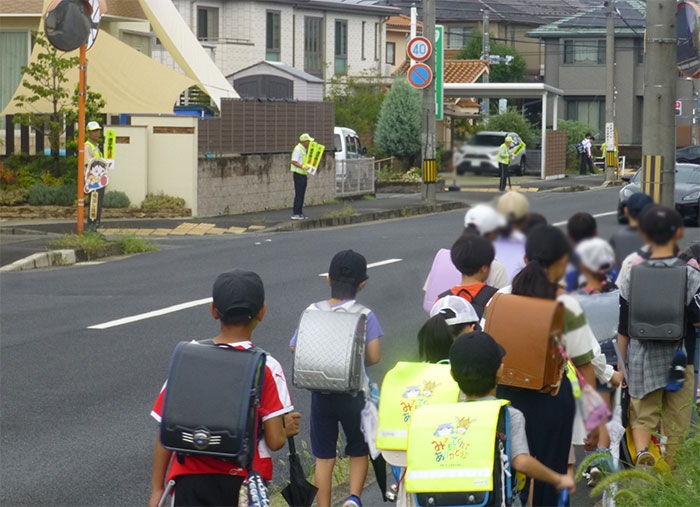 成仁小学校の通学路で見守り活動✨