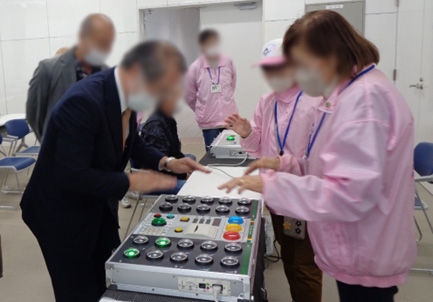 日東精工アリーナで高齢者の交通安全講習会