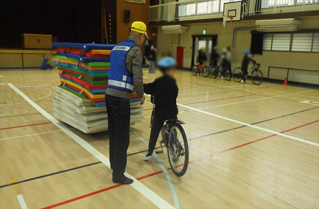 松井ケ丘小学校で自転車教室✨