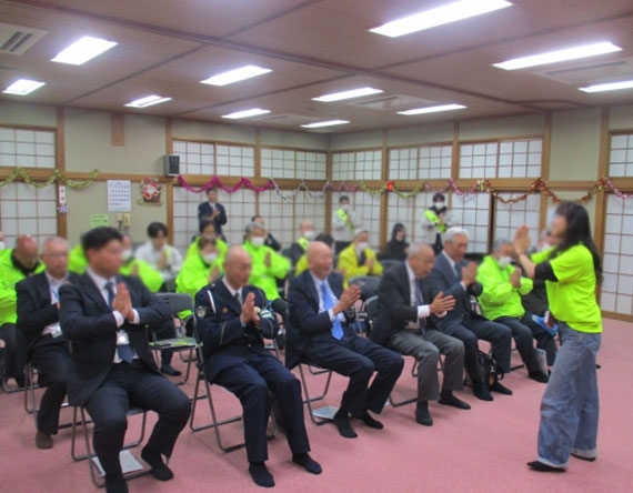 荒見苑で「輝くいのち みんなで守る交通安全 ～笑顔でつなぐ交通安全のワ～」