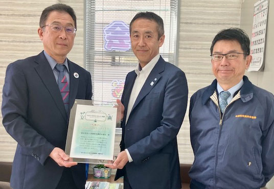 あいおいニッセイ同和損害保険京都支店様から「SAFE TOWNパートナー」盾をいただきました