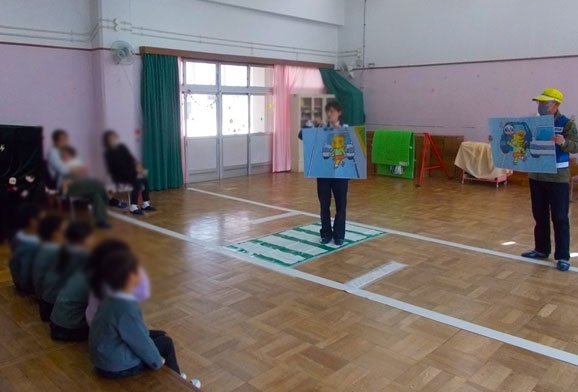 松井ケ丘幼稚園で交通安全教室！