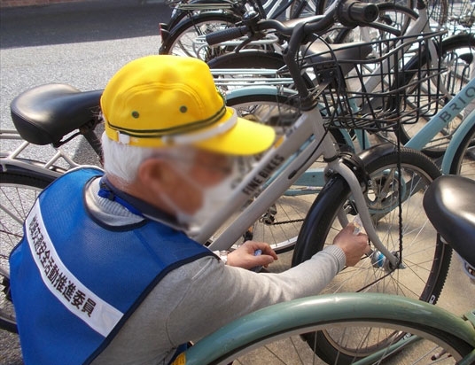 維考館中学で自転車の交通ルールの啓発活動
