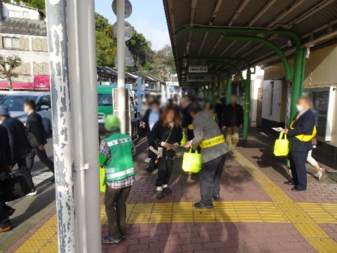 京阪石清水八幡宮駅前で春の全国交通安全運動スタート式！