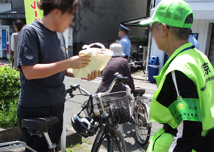 京都大学の周辺道路で、自転車の整備点検を実施！