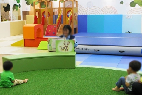 子育て支援センター「にっこりあ」で未就園児への交通安全教室