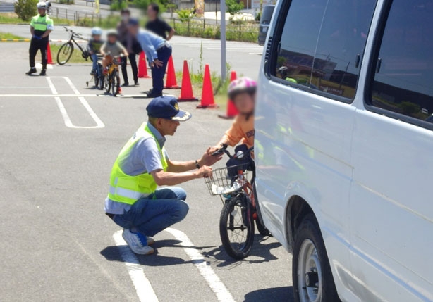 PLANT木津川店でこども自転車教室