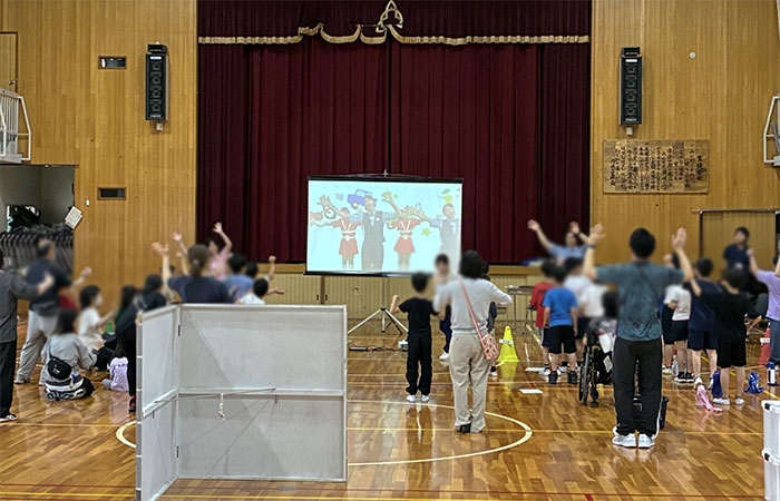 殿田小・中学校の通学路で登校見守り活動