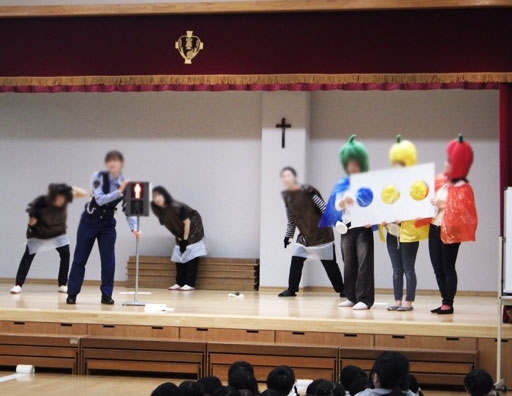 聖愛幼稚園とみみづく保育園で交通安全教室