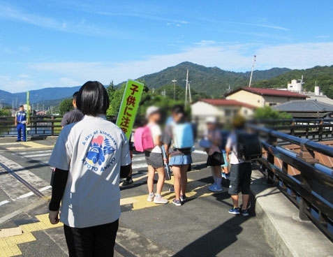 宮津小の通学路で見守り活動✨