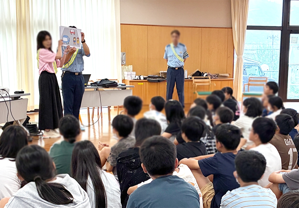 南丹市立園部小学校で交通安全教室を開催♪