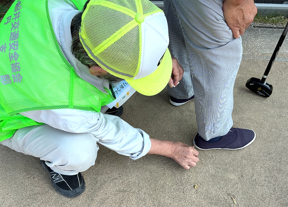 園部公園多目的運動場で交通事故防止を呼び掛け