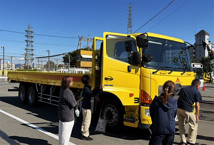 デルタ自動車四条教習所で車の死角体験