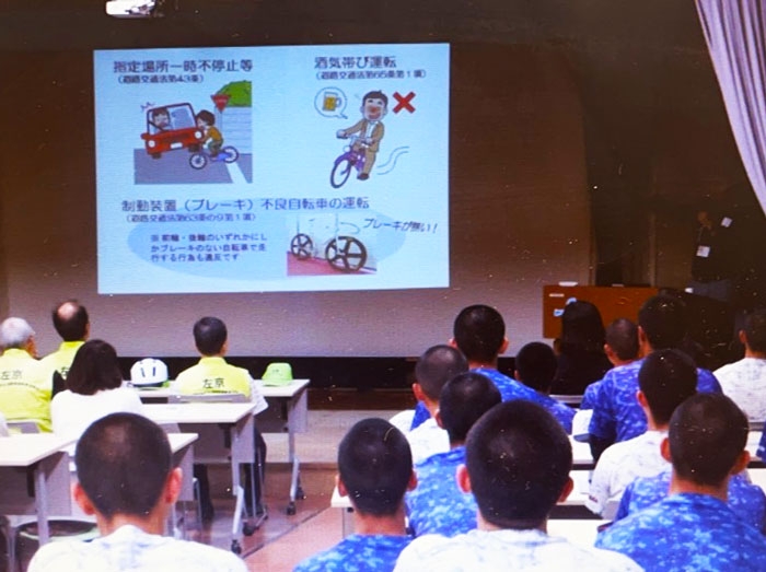 北稜高校で自転車安全利用プロモーターの委嘱式と自転車教室を開催