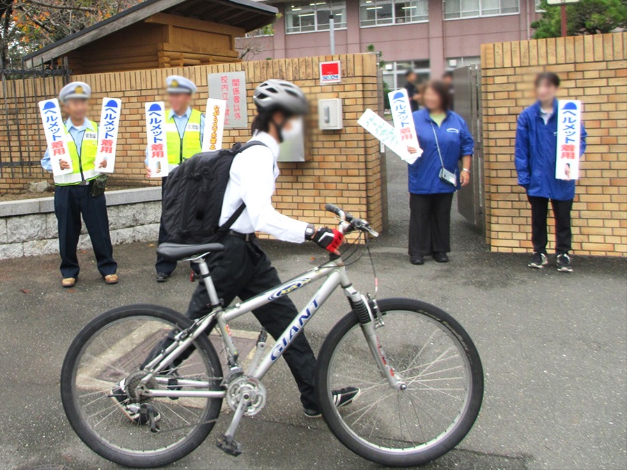 南丹高校前で自転車のマナーアップ啓発✨
