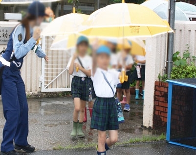松井ケ丘幼稚園のこども達と一緒に！フレスト松井山手店で交通安全啓発