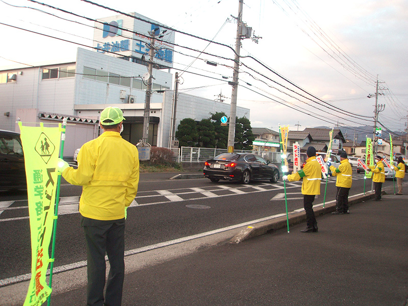 早めのライト点灯と速度違反抑止の呼びかけ