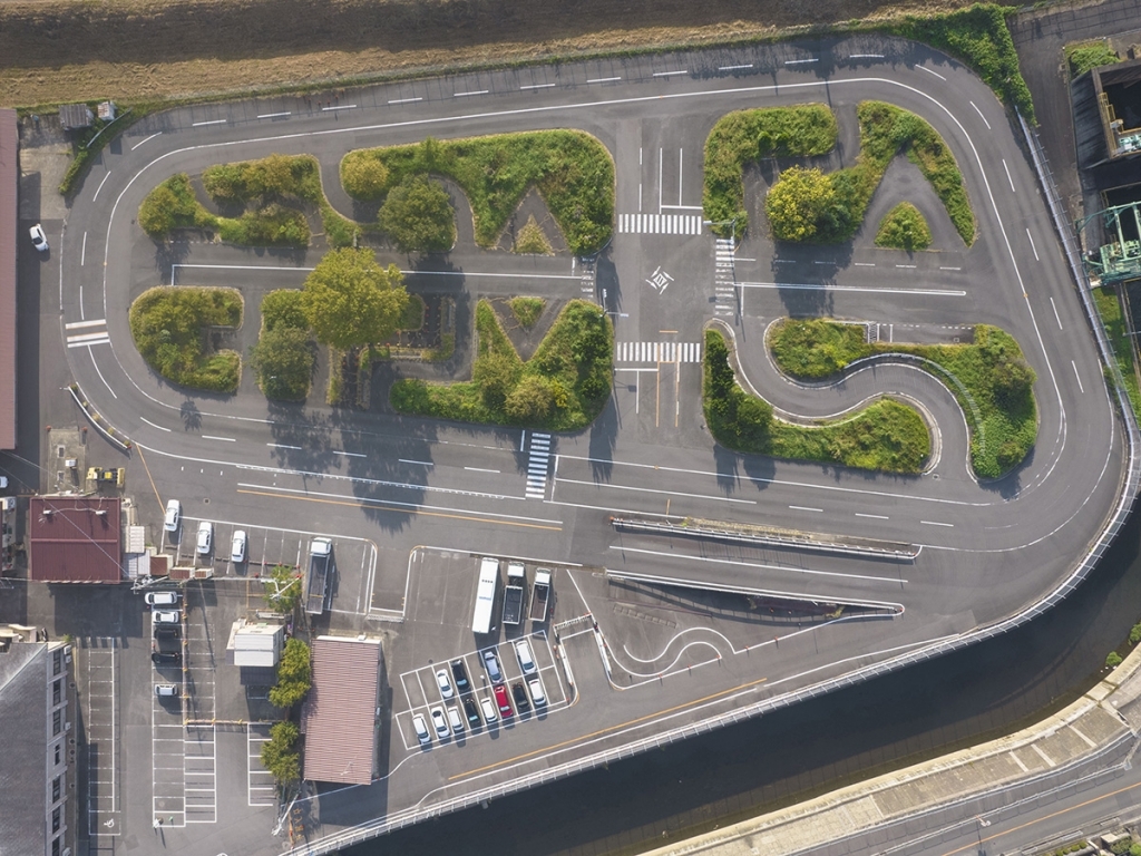 自動車練習場