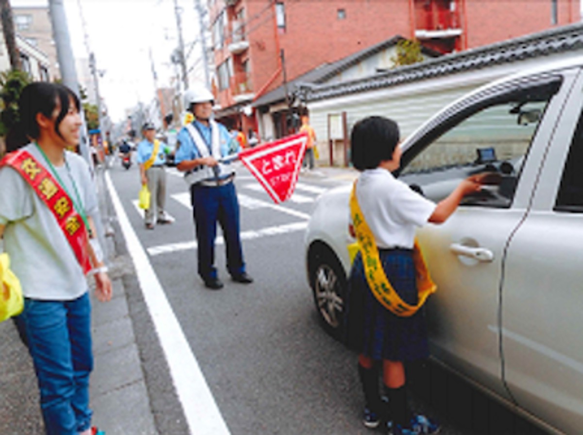 横断歩道での一時停止を呼びかけました